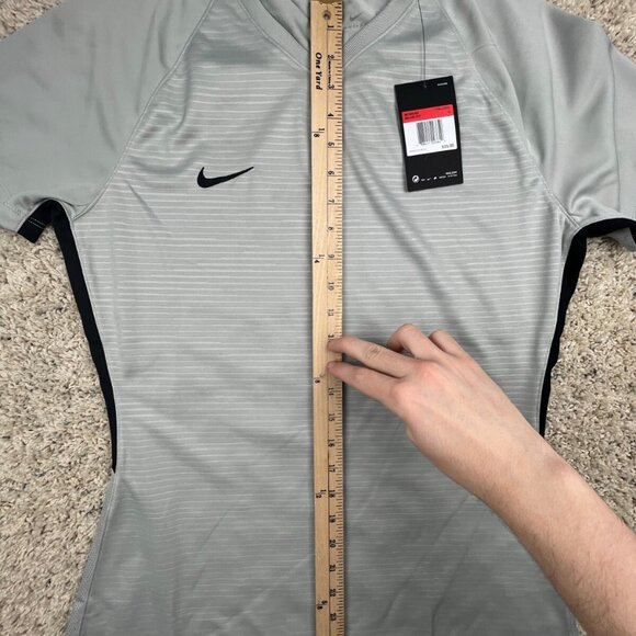 Nike Short Sleeve Shirt Womens Large Gray NWT V Neck Athletic Polyester - Picture 2 of 8
